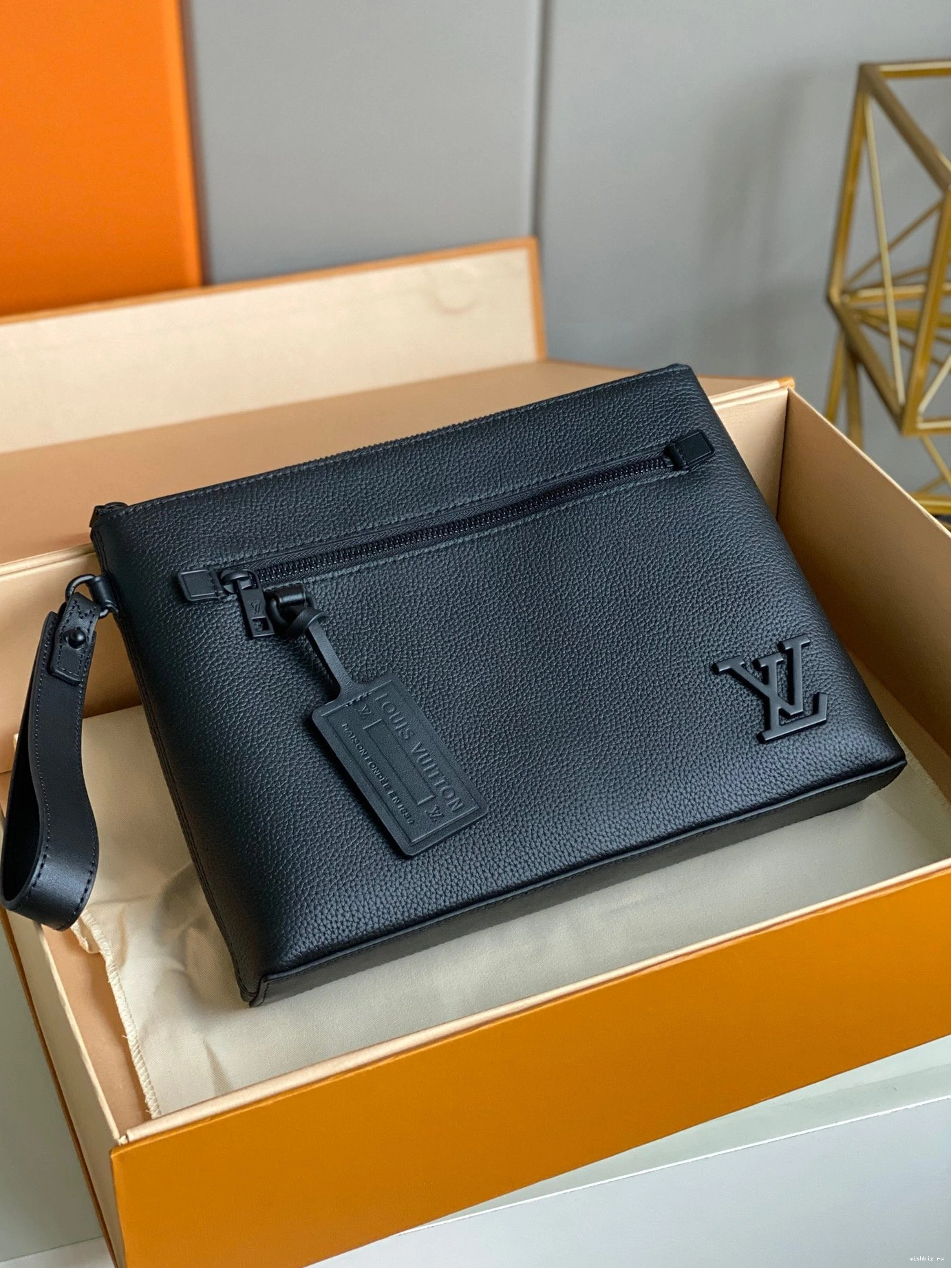 WIS LOUIS POUCH IPAD VUITTON 0124